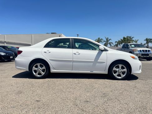 Used 2012 Toyota Corolla LE FWD image 10