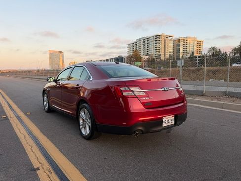Used 2017 Ford Taurus SEL FWD image 3
