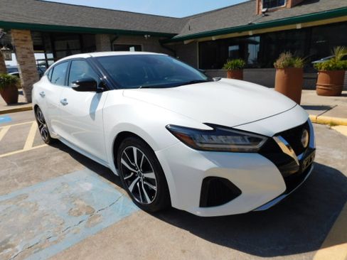 Used 2023 Nissan Maxima SV FWD image 2
