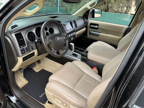 Used 2011 Toyota Sequoia Limited image 15