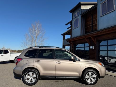 Used 2016 Subaru Forester 2.5i Premium image 6