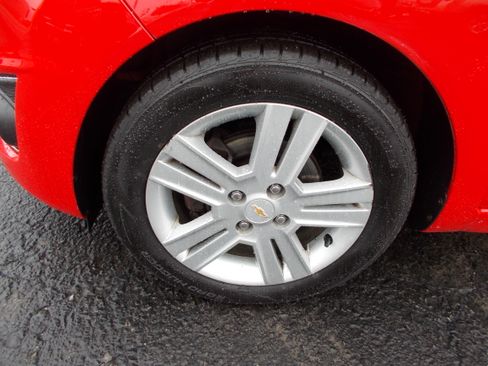 Used 2014 Chevrolet Spark LT image 10