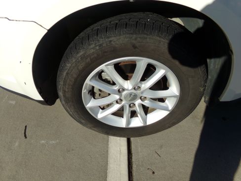 Used 2014 Dodge Journey SXT image 9