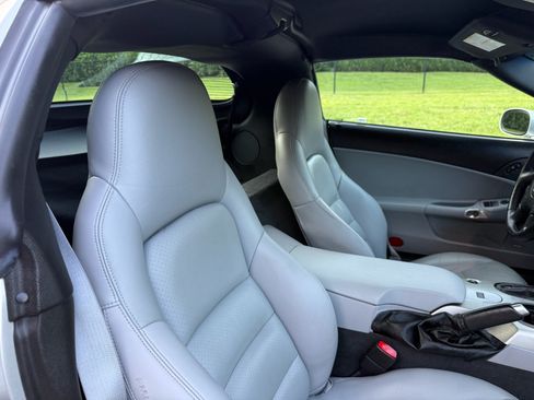 Used 2005 Chevrolet Corvette Coupe RWD image 74