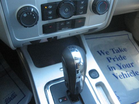 Used 2009 Mercury Mariner Premier image 12