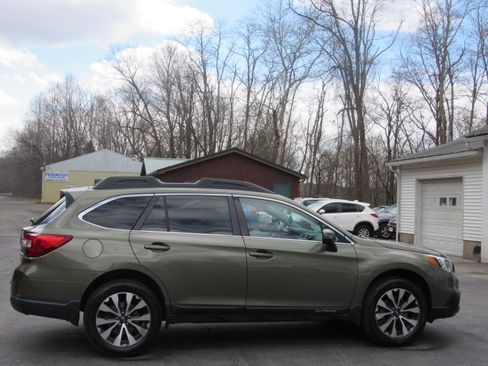 Used 2017 Subaru Outback 3.6R Limited image 9