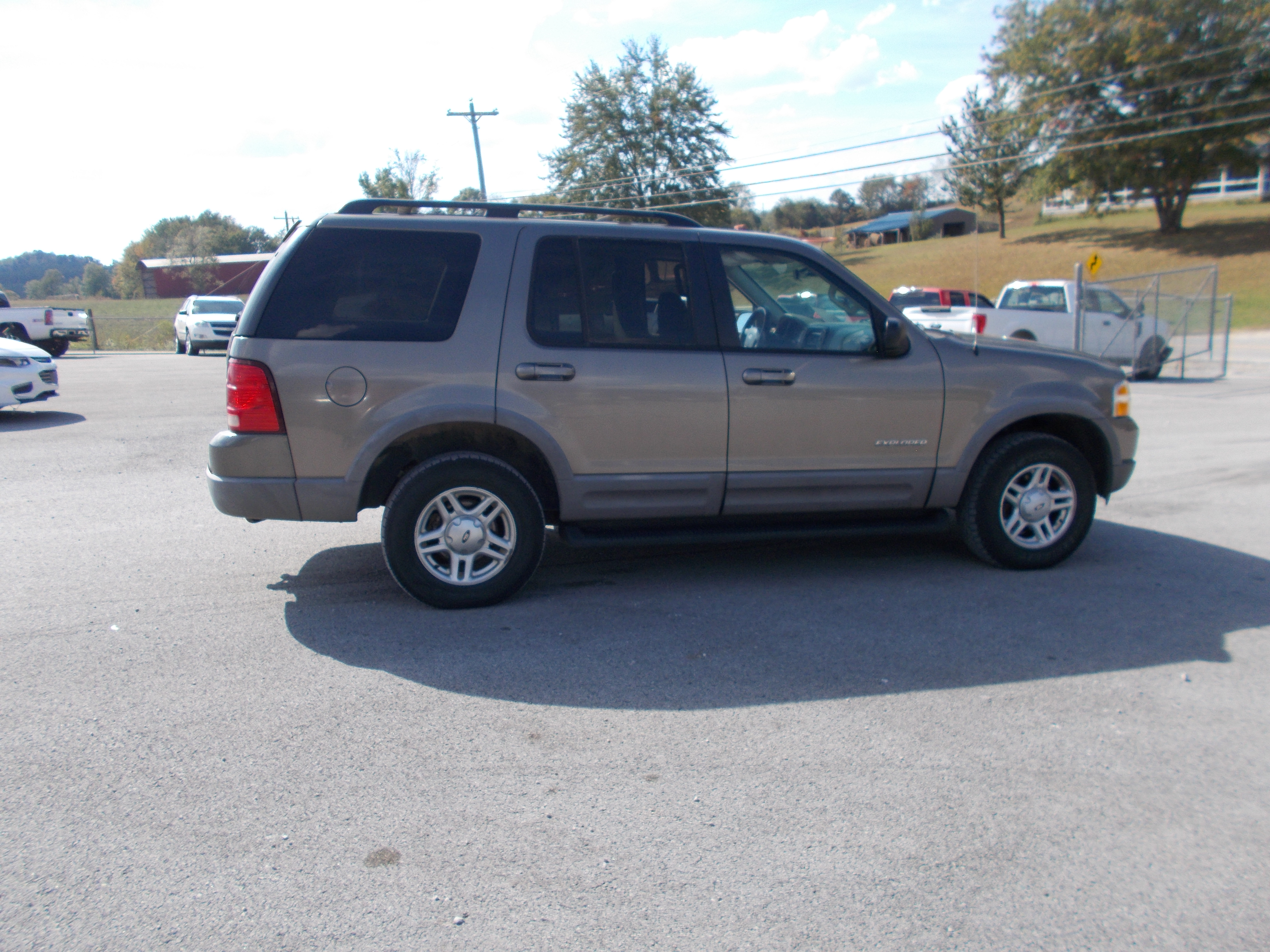 Used 2002 Ford Explorer 4WD XLT image 4