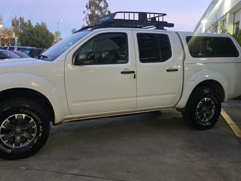 Used 2016 Nissan Frontier SV image 15