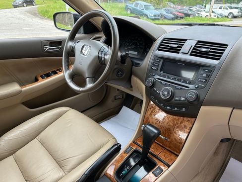 Used 2003 Honda Accord EX V6 Sedan image 13