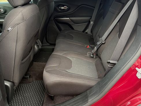 Used 2019 Jeep Cherokee Latitude image 6