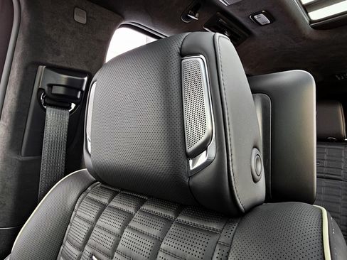 Used 2022 Cadillac Escalade ESV 4WD Sport Platinum image 34