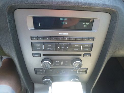 Used 2010 Ford Mustang Premium image 19