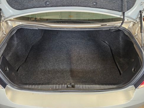 Used 2010 Chevrolet Impala LT image 11