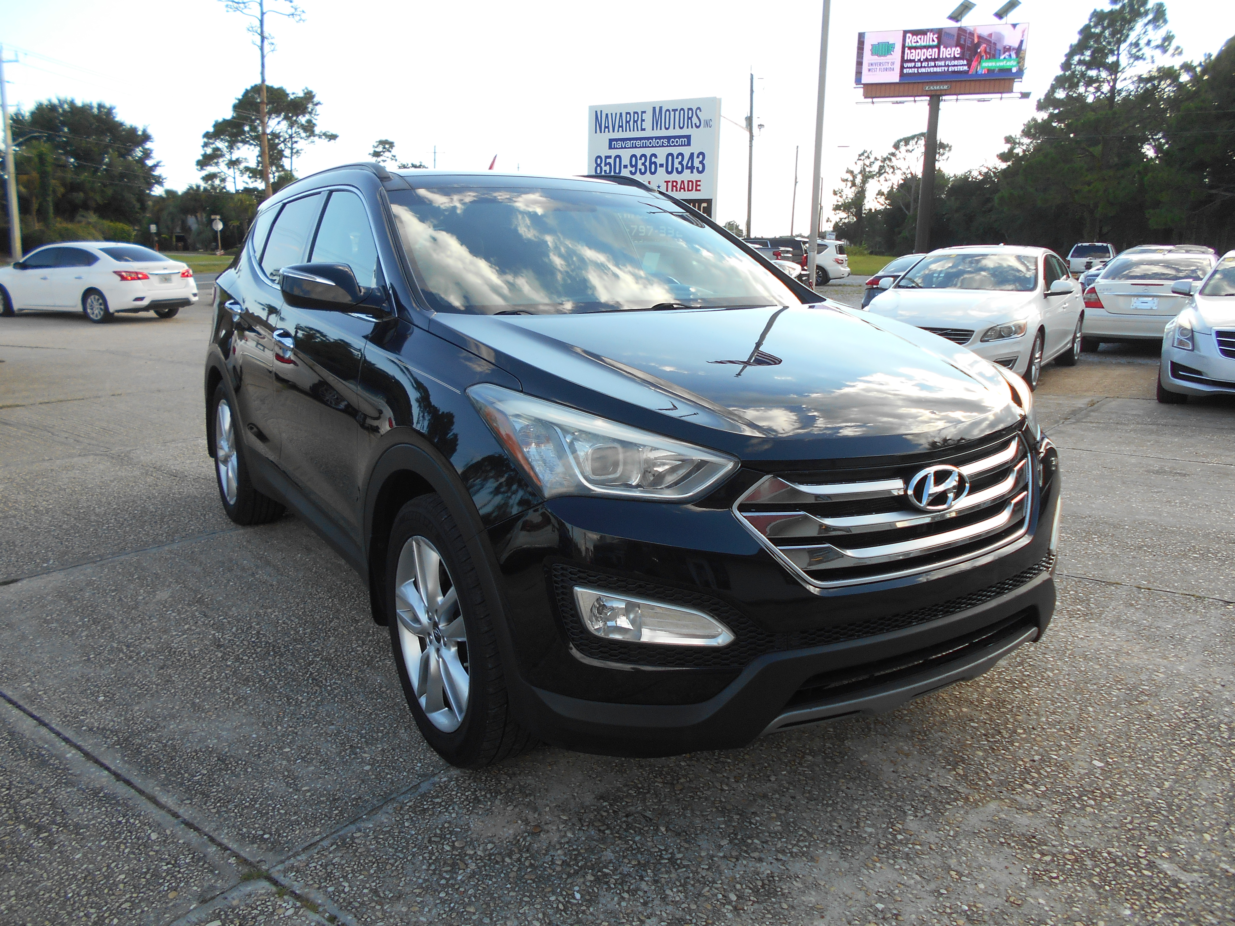 Used 2015 Hyundai Santa Fe w/ Ultimate Package FWD image 3