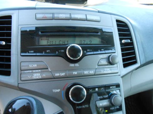 Used 2009 Toyota Venza LE FWD image 14