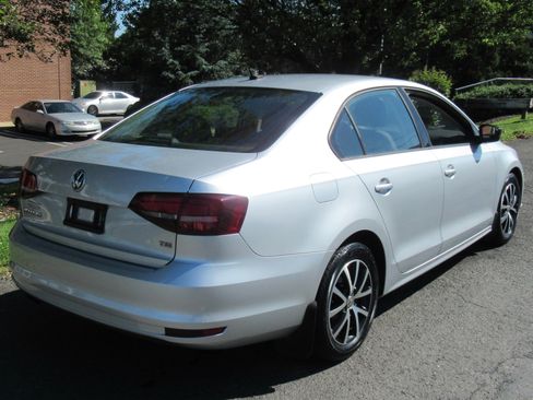 Used 2016 Volkswagen Jetta SE image 7