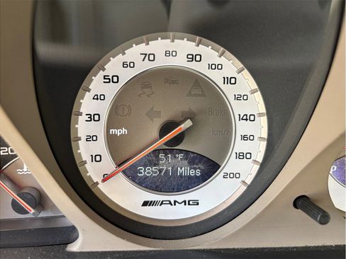 Used 2012 Mercedes-Benz SL 63 AMG image 26