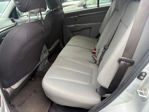 Used 2011 Hyundai Santa Fe GLS image 12