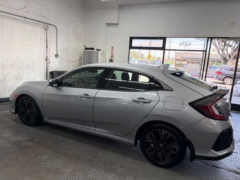 Used 2019 Honda Civic EX Hatchback image 3