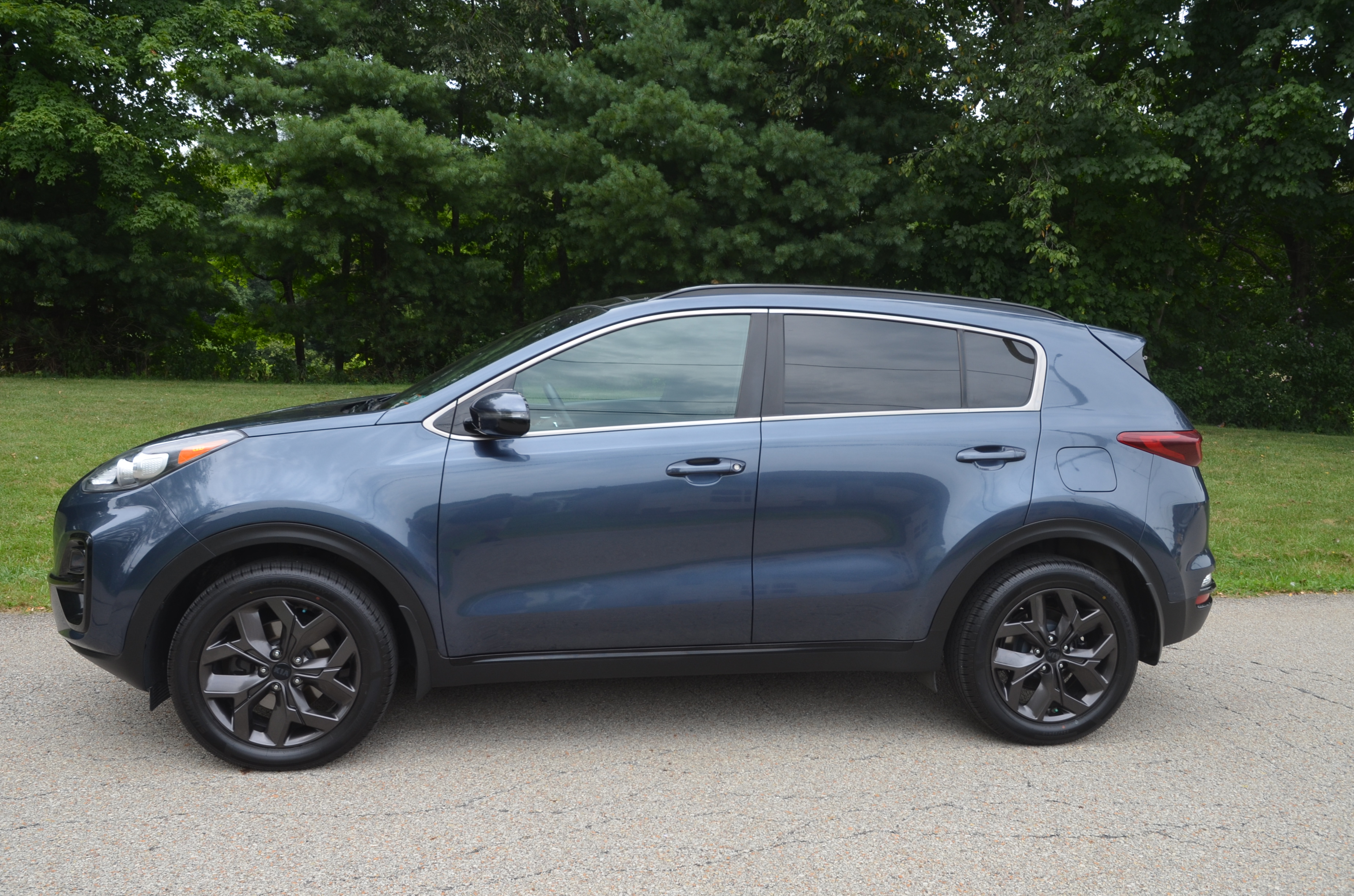 Used 2022 Kia Sportage AWD Nightfall Edition image 1
