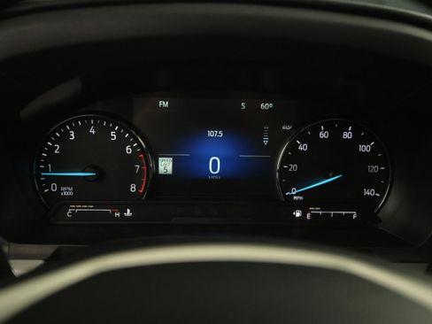 Used 2022 Ford Explorer XLT image 25