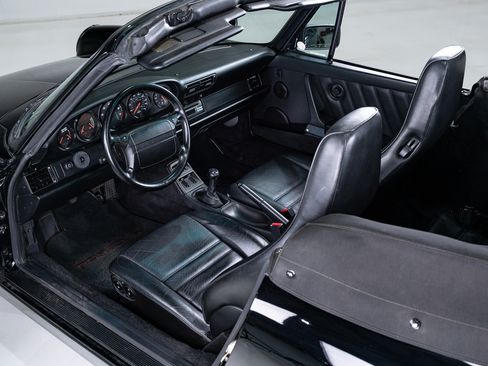 Used 1991 Porsche 911 Carrera 4 image 32