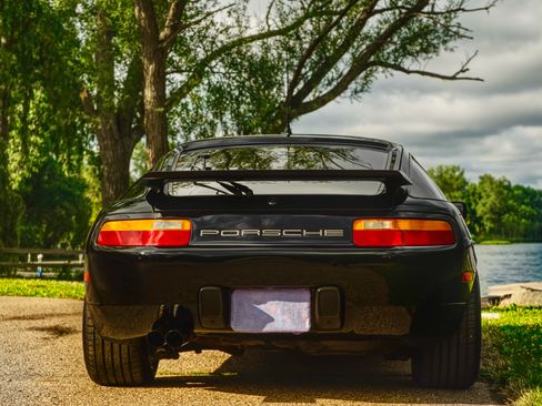 Used 1991 Porsche 928 GT image 16