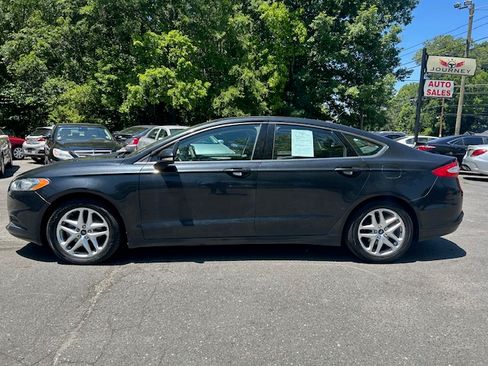 Used 2013 Ford Fusion SE FWD image 3