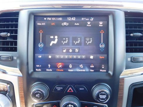 Used 2018 RAM 1500 Laramie image 18