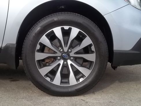 Used 2017 Subaru Outback 2.5i Limited image 16