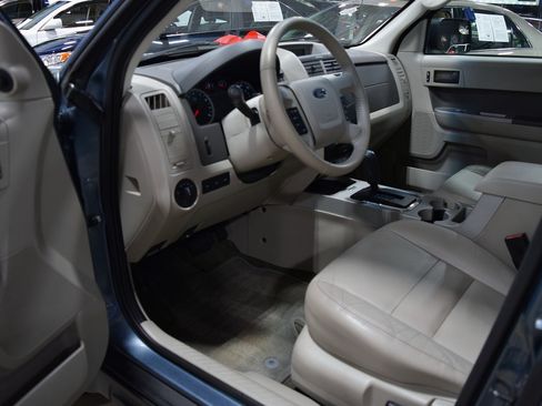 Used 2011 Ford Escape XLT image 16