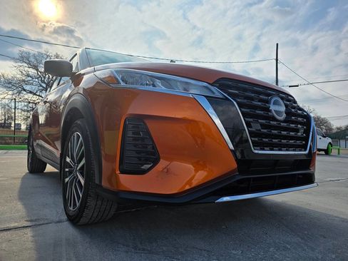 Used 2022 Nissan Kicks SV image 4