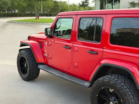 Used 2019 Jeep Wrangler 4WD Unlimited Sahara image 30