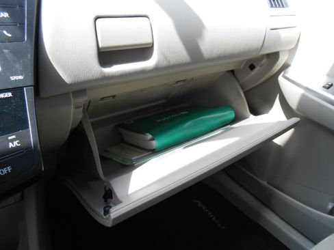 Used 2014 Toyota Prius V Two image 19