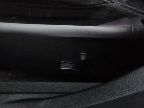 Used 2014 Chrysler 200 Limited image 16