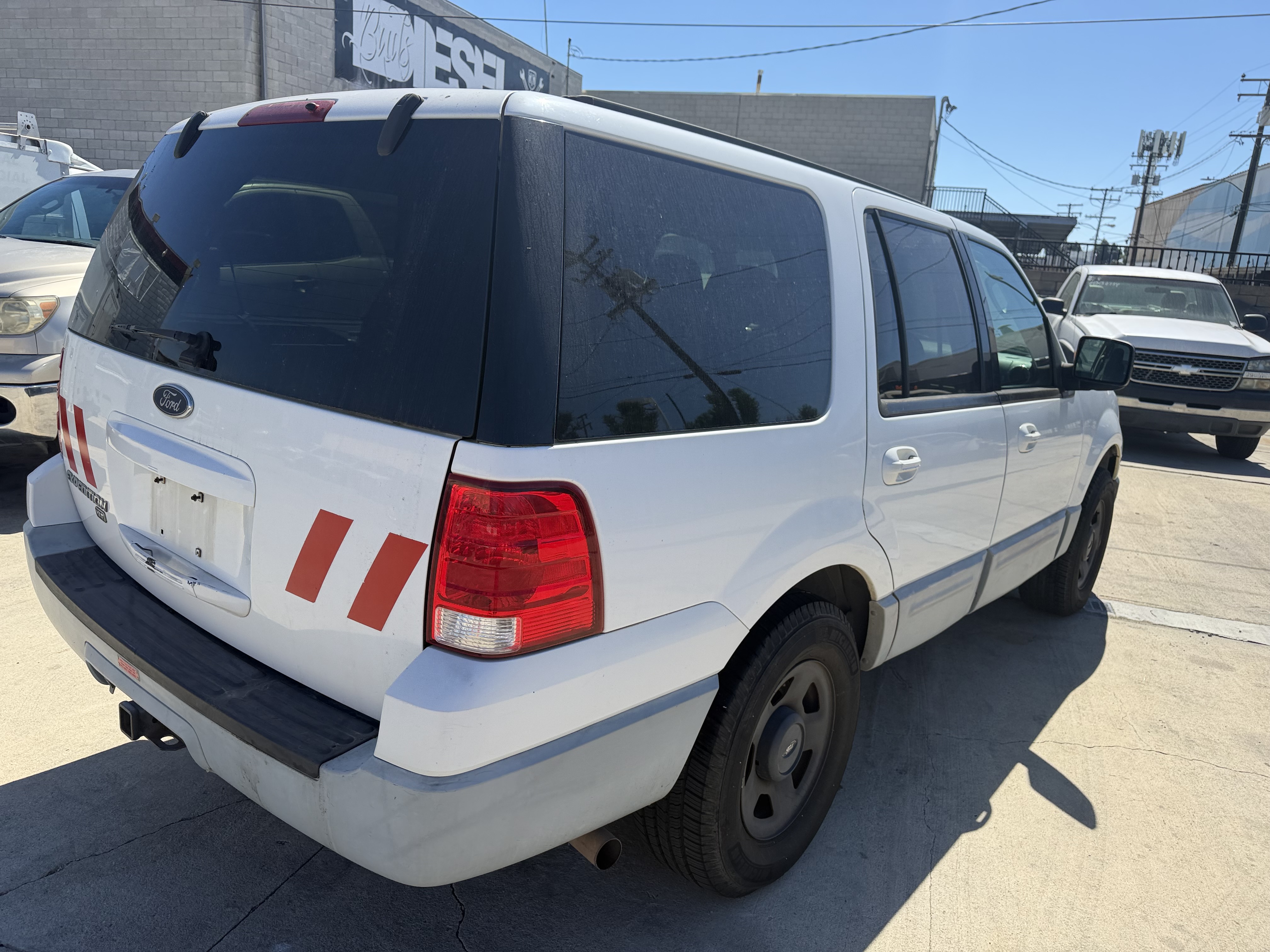 Used 2003 Ford Expedition 4WD XLT image 2