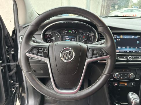 Used 2021 Buick Encore Preferred image 10