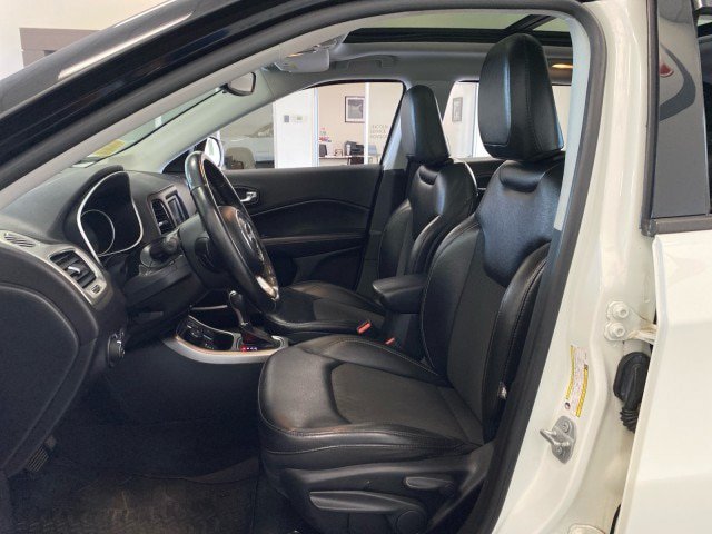 Used 2018 Jeep Compass Latitude AWD/4WD image 16