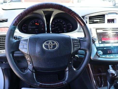 Used 2011 Toyota Avalon Limited FWD image 19