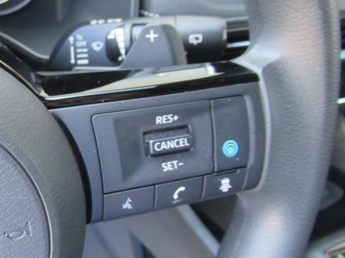 Used 2021 Nissan Rogue SV image 19