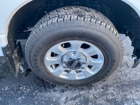 Used 2024 Ford F250 XL image 16