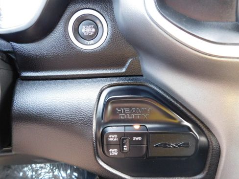 Used 2024 RAM 2500 4x4 Crew Cab Big Horn image 15