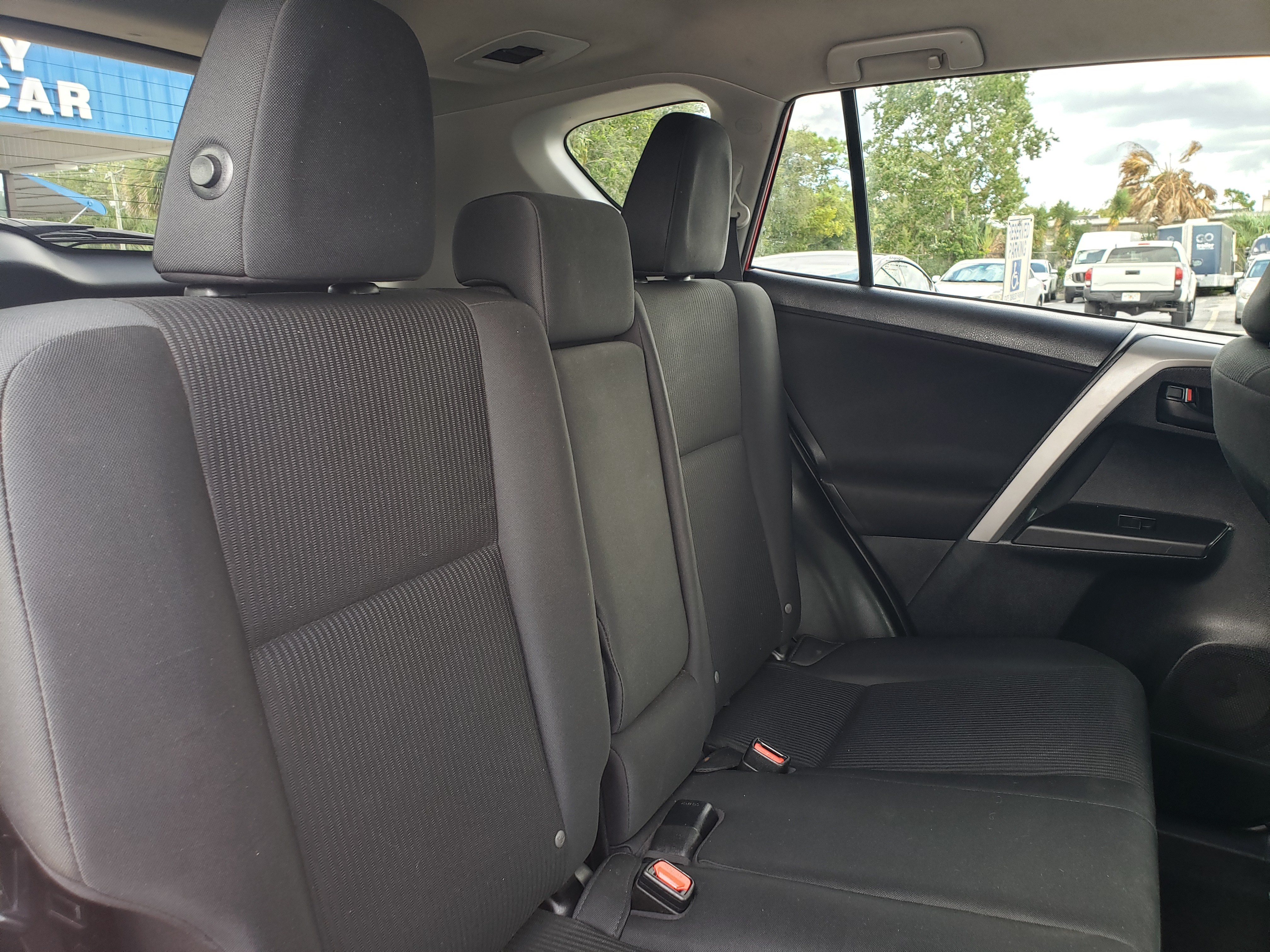 Used 2017 Toyota RAV4 FWD LE image 14