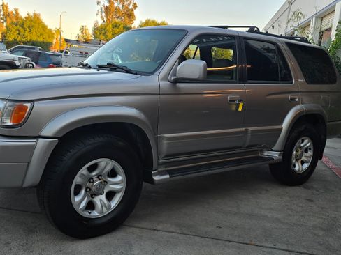 Used 2001 Toyota 4Runner Limited image 14