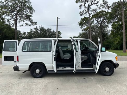 Used 2006 Ford E-150 and Econoline 150 XL image 19