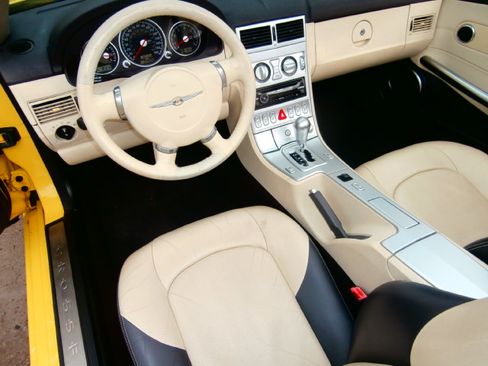 Used 2005 Chrysler Crossfire Limited image 23