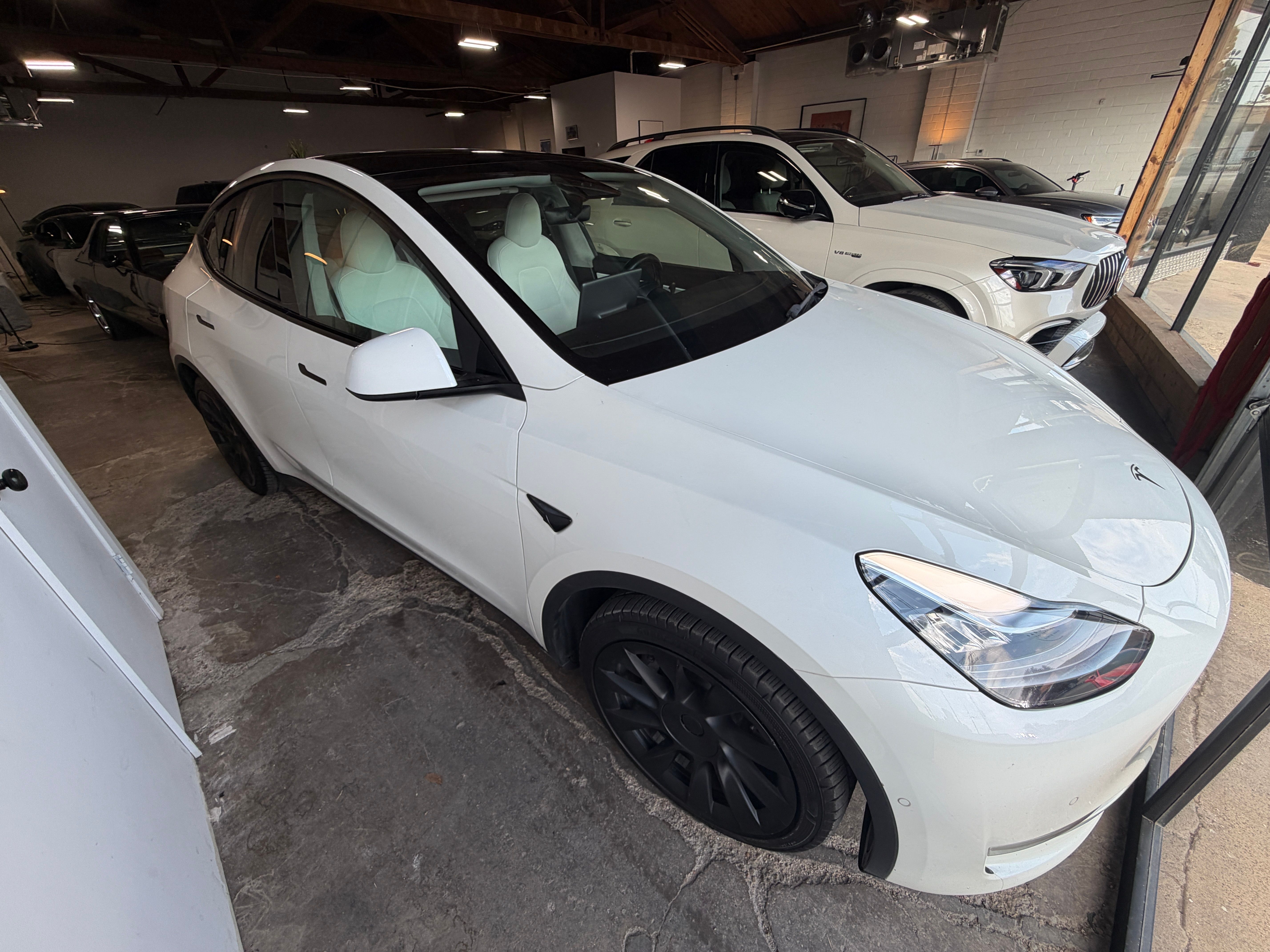 Used 2021 Tesla Model Y AWD image 12