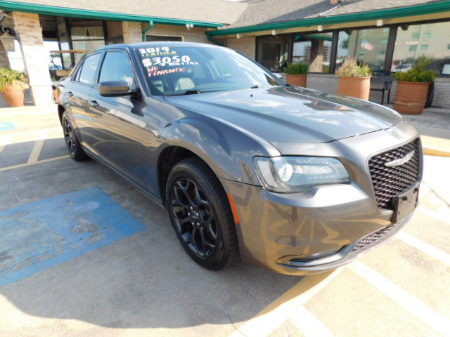 Used 2019 Chrysler 300 S AWD image 2