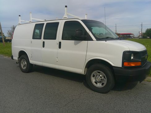 Used 2014 Chevrolet Express 2500 LS image 1
