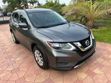 Used 2017 Nissan Rogue SV image 3